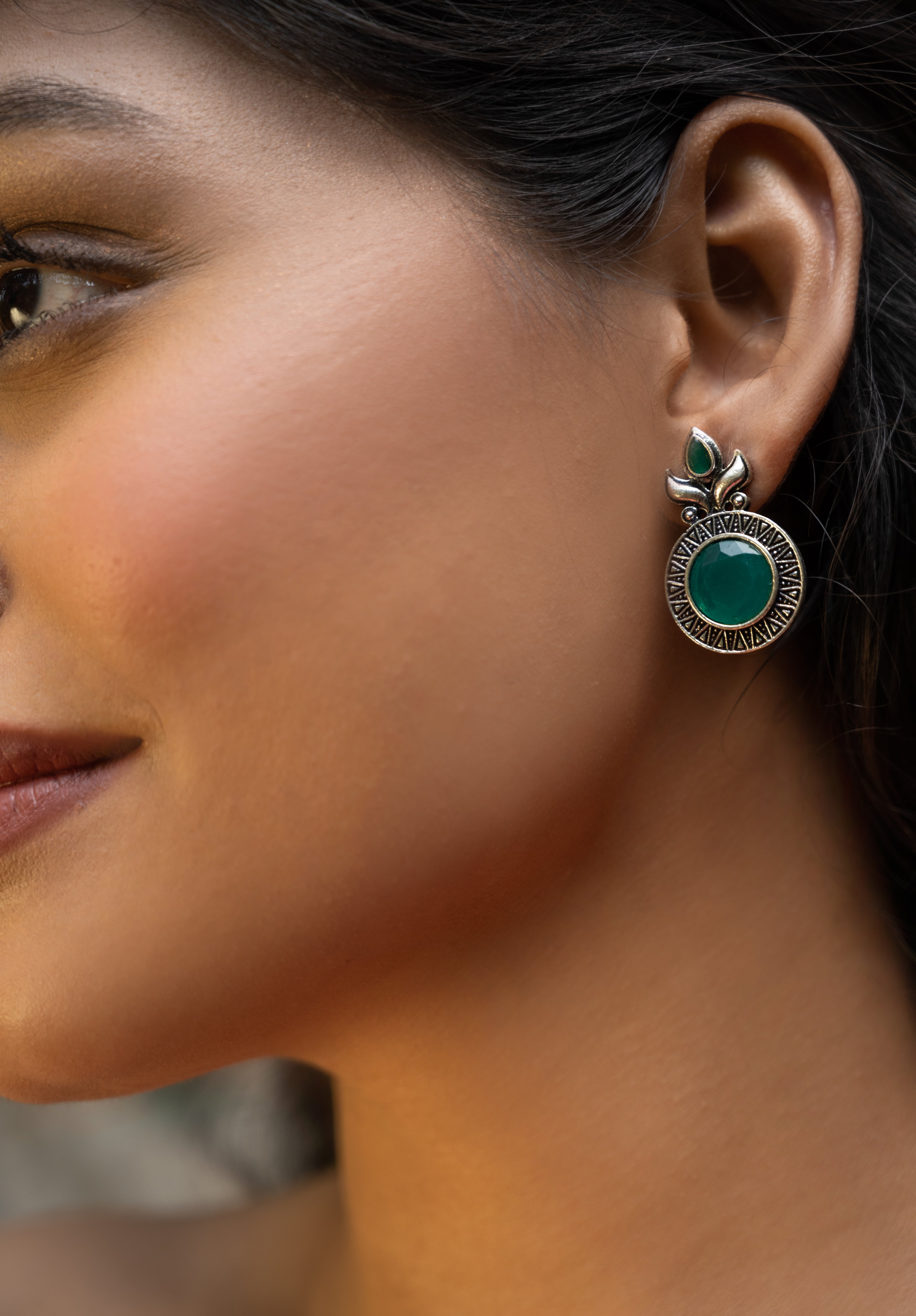 Emerelle Regal Floral Stud Earrings